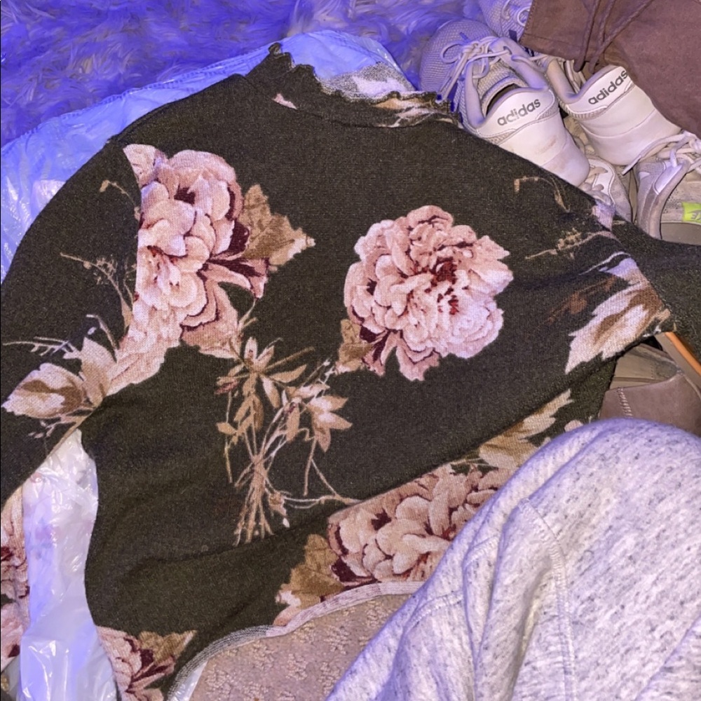 charlotte russe floral print crop top